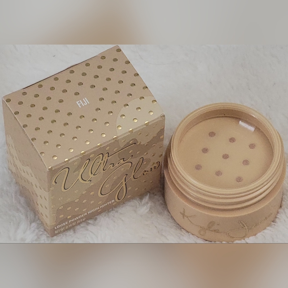 Kylie Cosmetics Ultra Glow Loose Powder Highlighter in Fiji BNIB
